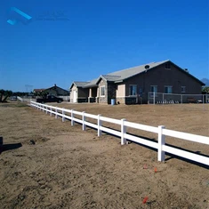 نرده پی وی سی برای اسب